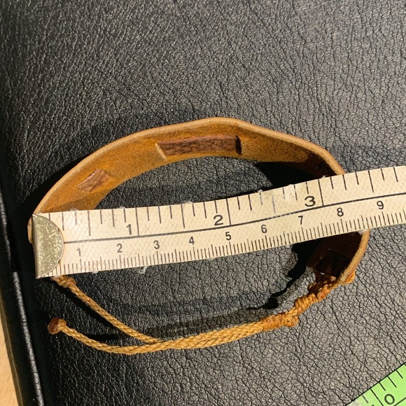 100% Leather & Snake Skin Adjustable Bracelet - Picture 8 of 9